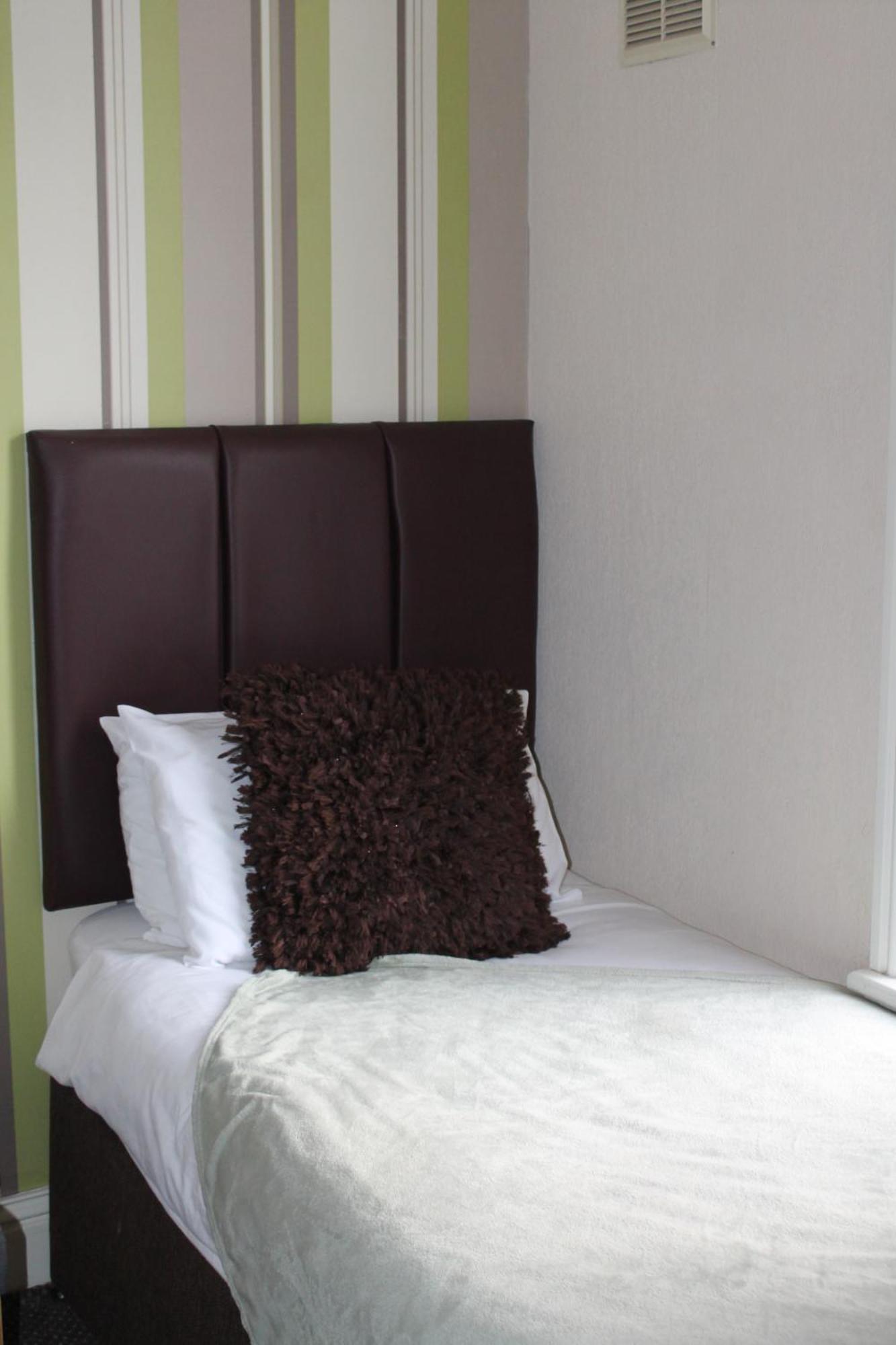 Hawthorn House 3*